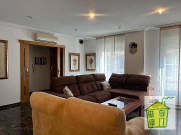 Villa en venta en Calle de Alemania, Linares - Plaza aparcamiento
