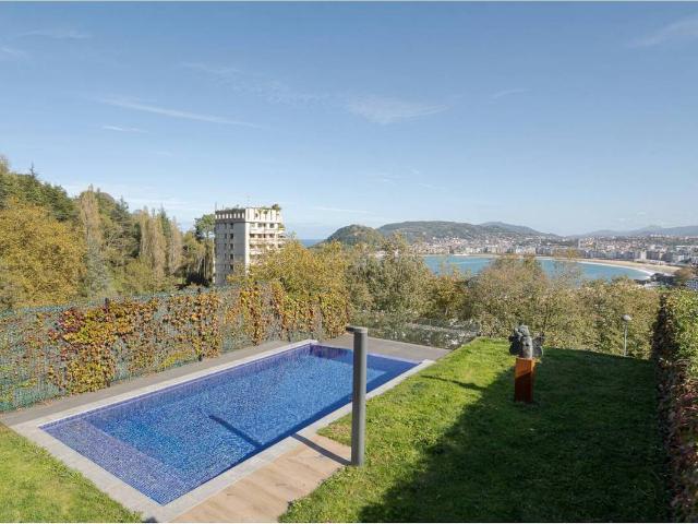 Casa chalet en Venta en Antiguo