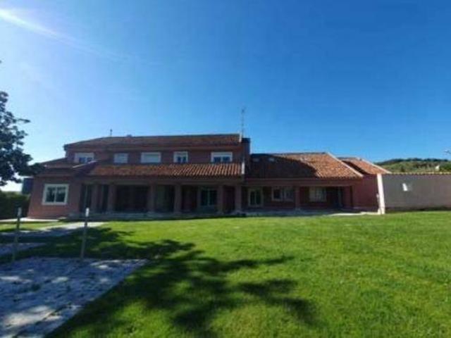 Casa chalet en Venta en Armunia