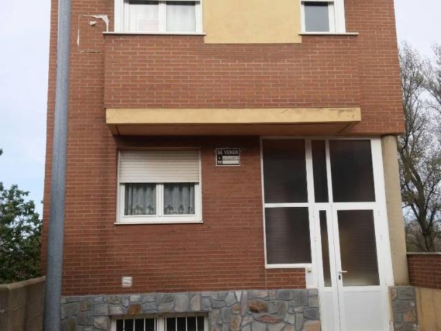 Casa chalet en Venta en Armunia
