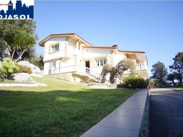 Casa chalet en Venta en Arnuero