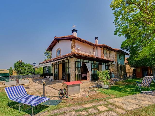 Casa chalet en Venta en Aranguren