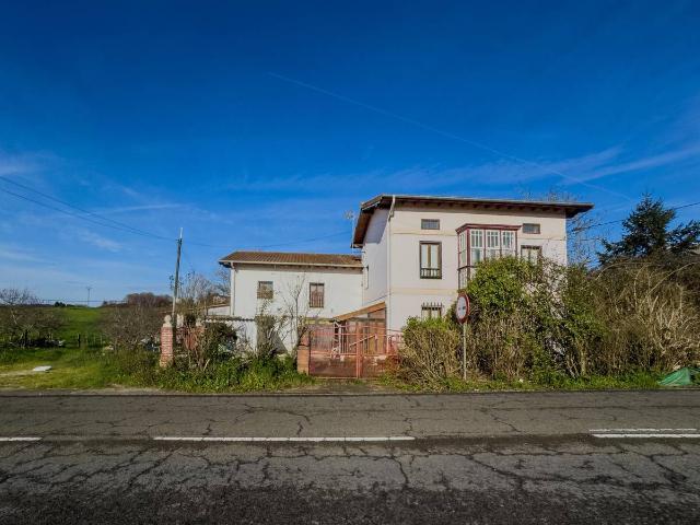Casa chalet en Venta en Arce