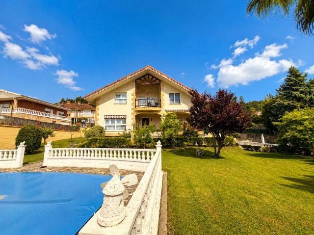 Casa chalet en Venta en Arce
