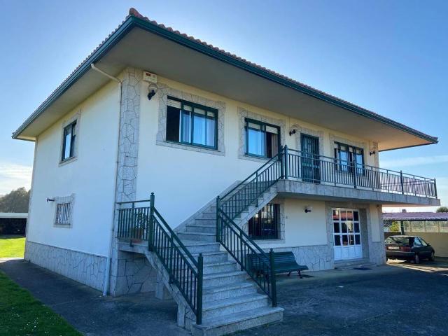 Casa chalet en Venta en Área Rural