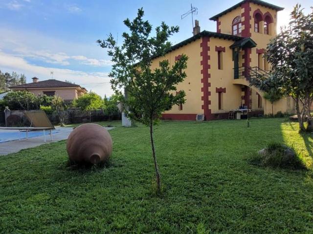 Casa chalet en Venta en Arenas de San Pedro