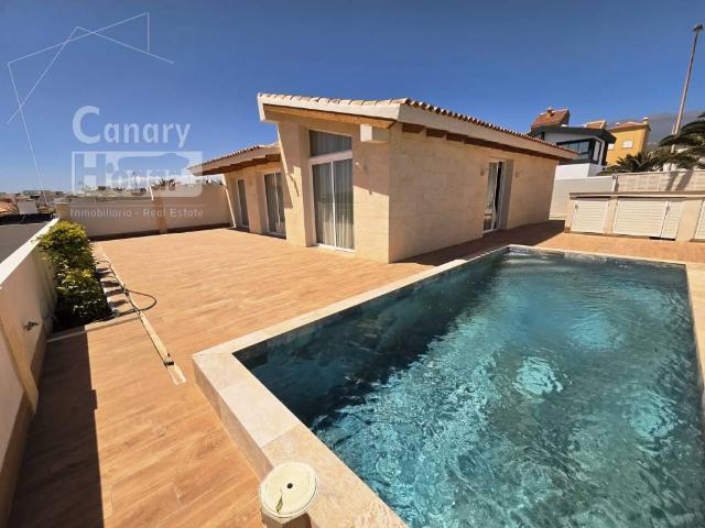Casa chalet en Venta en Arico