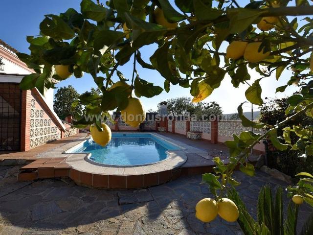Casa chalet en Venta en Arriate
