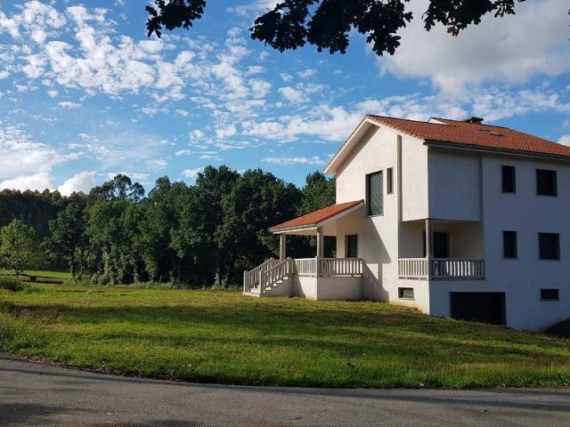 Casa chalet en Venta en Arzúa