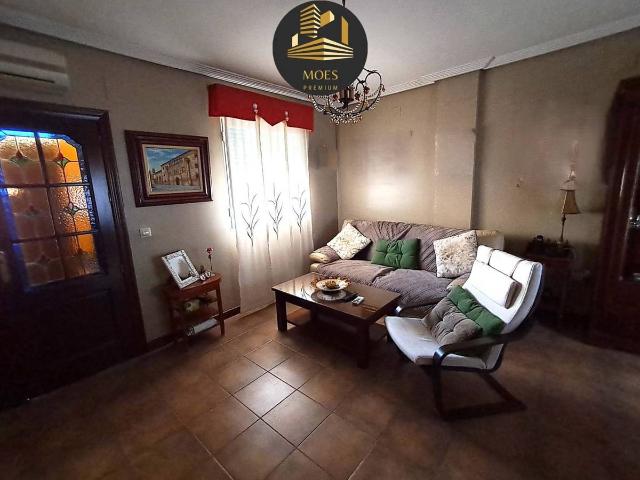 Casa chalet en Venta en Baeza