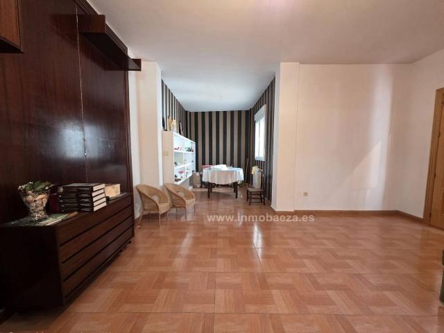 Casa chalet en Venta en Baeza