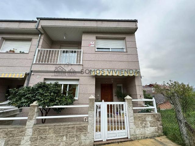 Casa adosada en Venta en Barbadás