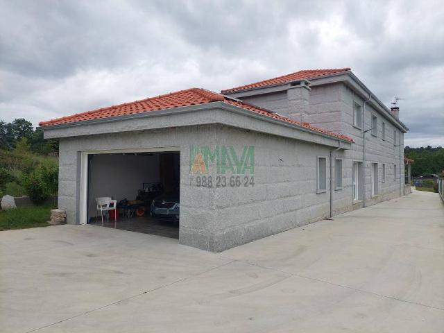 Casa chalet en Venta en Barbadás