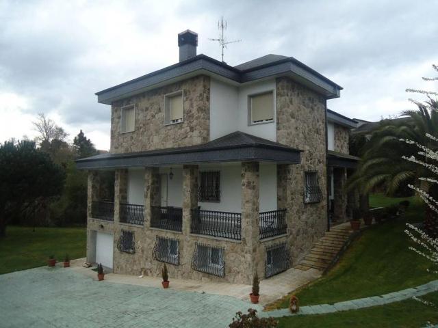 Casa chalet en Venta en Barbadás
