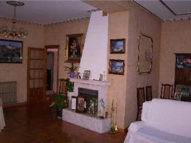 Casa chalet en Venta en Barbastro