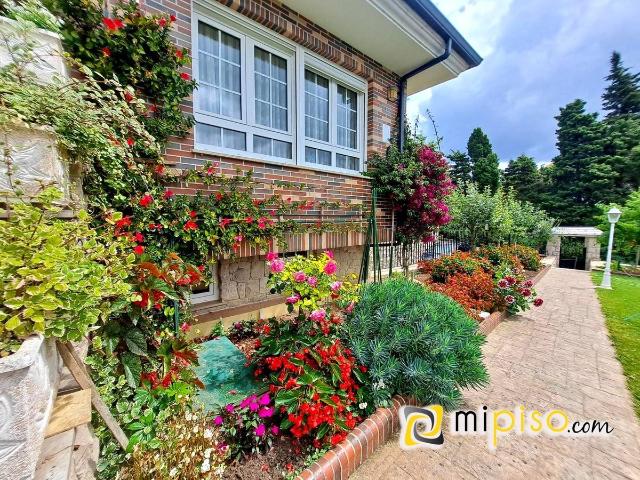 Casa chalet en Venta en Bárcena de Cicero