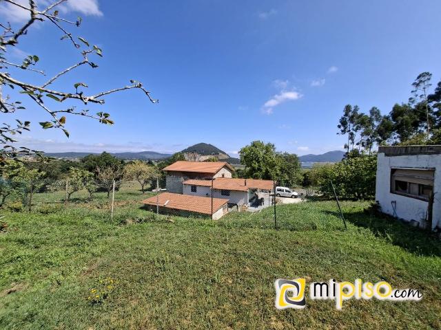 Casa chalet en Venta en Bárcena de Cicero