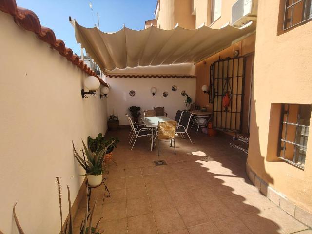 Casa chalet en Venta en Baza