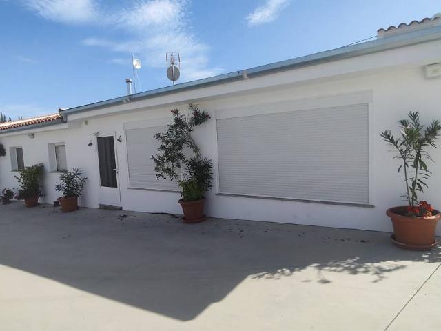 Casa chalet en Venta en Baza