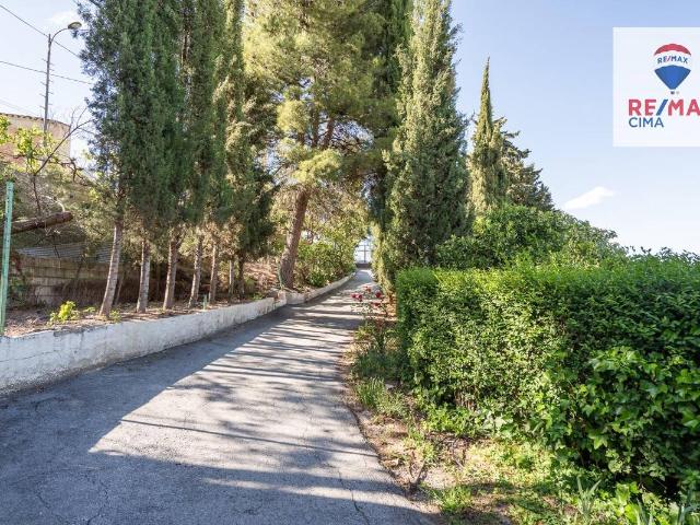 Casa chalet en Venta en Baza