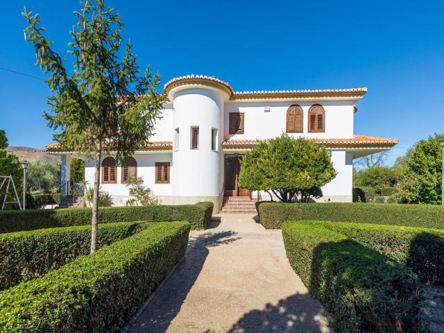 Casa chalet en Venta en Baza