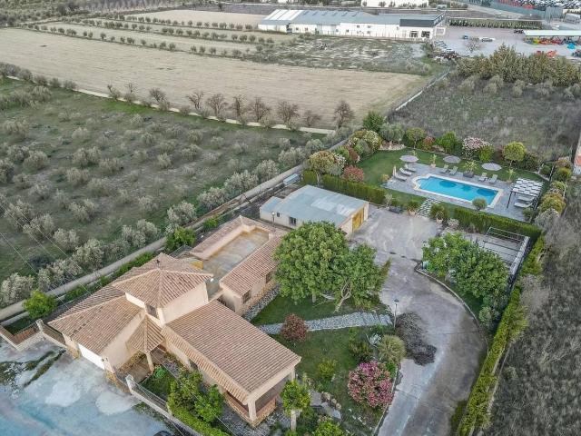 Casa chalet en Venta en Baza