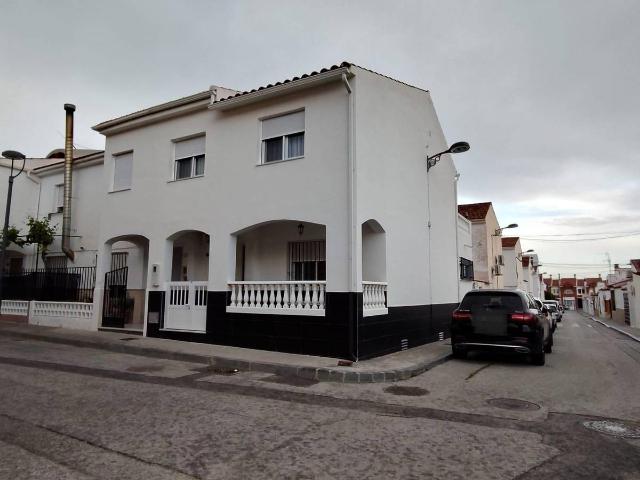 Casa chalet en Venta en Baza
