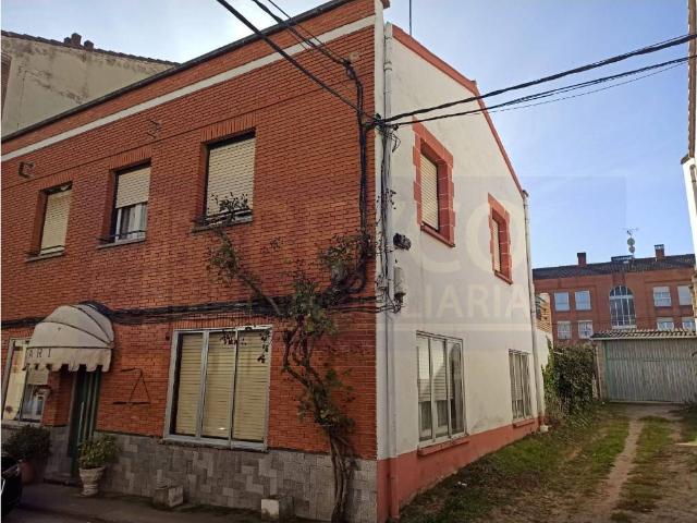 Casa chalet en Venta en Baños de Río Tobía