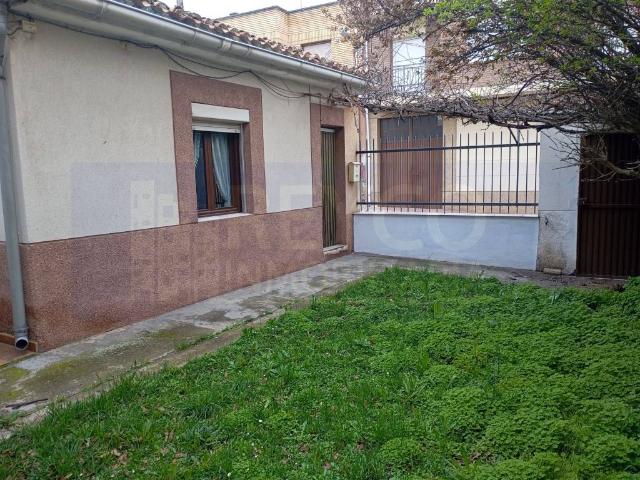 Casa chalet en Venta en Baños de Río Tobía