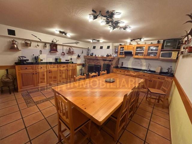 Casa chalet en Venta en Baños de Río Tobía