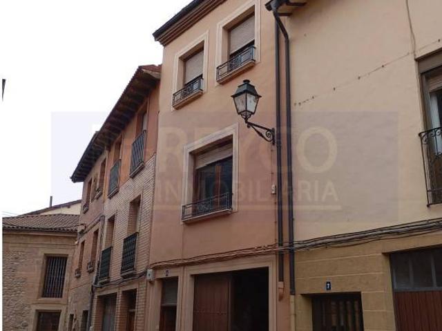 Casa chalet en Venta en Baños de Río Tobía