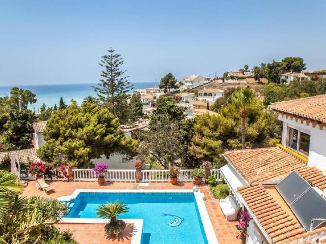 Casa chalet en Venta en Benajarafe