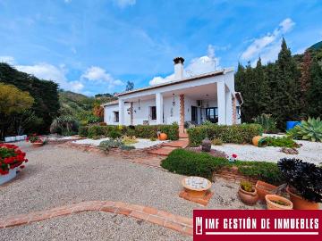 Casa chalet en Venta en Benamargosa