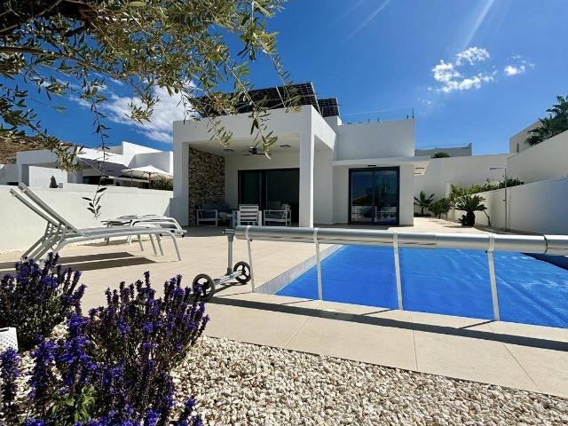 Casa chalet en Venta en Benijófar