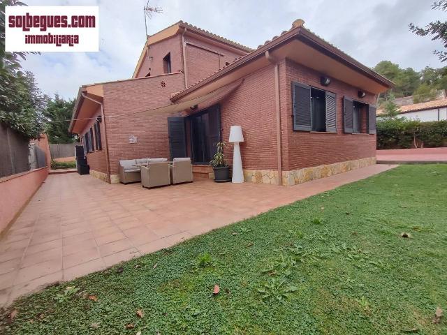 Casa chalet en Venta en Begues