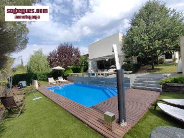 Casa chalet en Venta en Begues