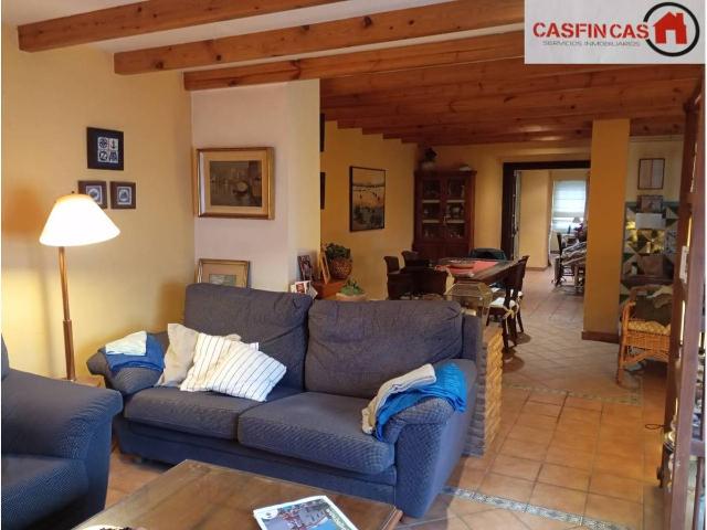 Casa chalet en Venta en Bellvei