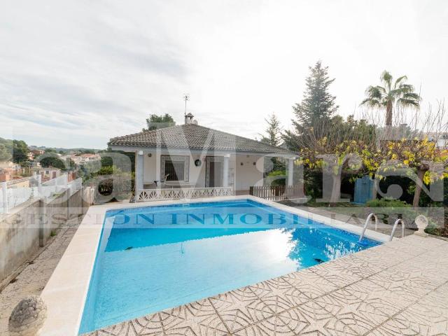 Casa chalet en Venta en Bellvei
