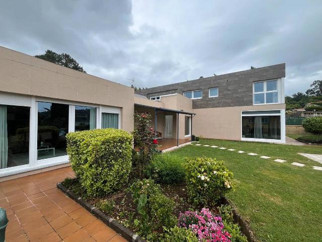 Casa chalet en Venta en Bergondo