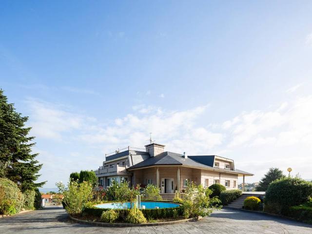 Casa chalet en Venta en Bergondo