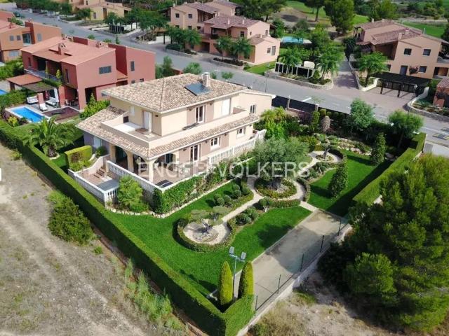Casa chalet en Venta en Bonmont Terres Noves