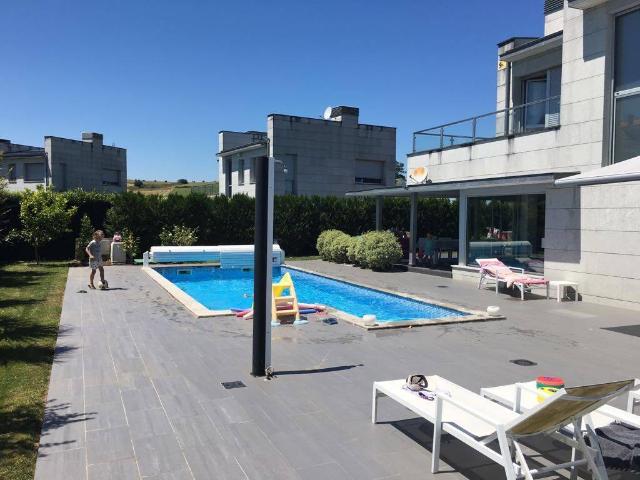 Casa chalet en Venta en Boo