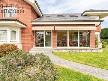 Casa chalet en Venta en Boo