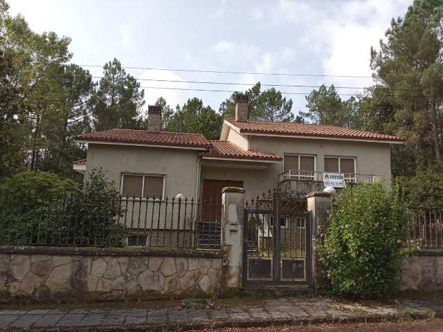 Casa chalet en Venta en Boborás
