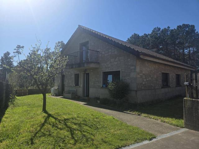 Casa chalet en Venta en Boiro