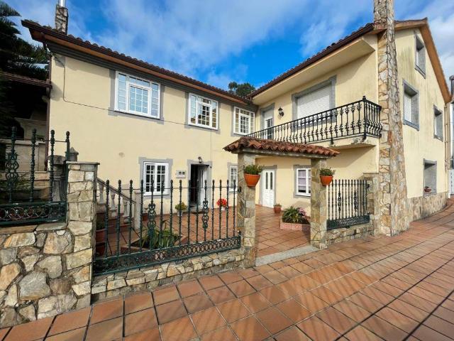 Casa chalet en Venta en Boiro