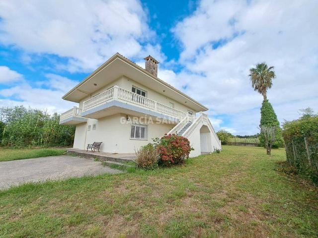 Casa chalet en Venta en Boiro