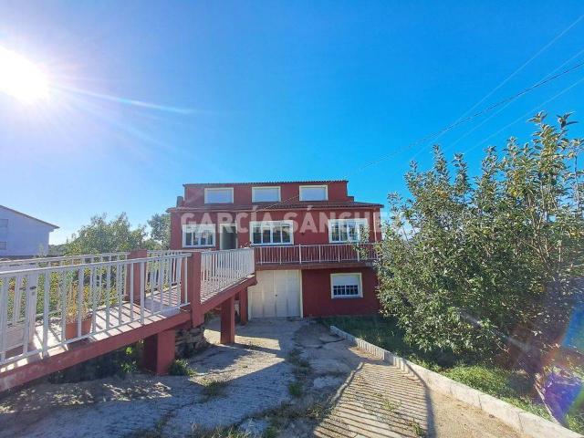 Casa chalet en Venta en Boiro