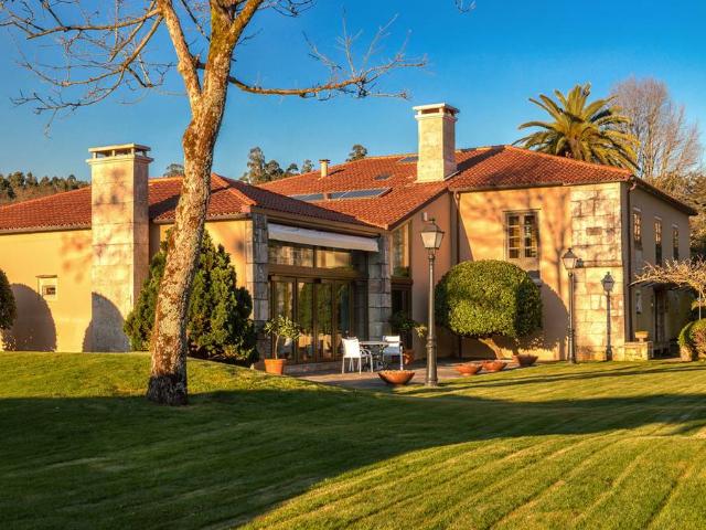 Casa chalet en Venta en Boqueixón