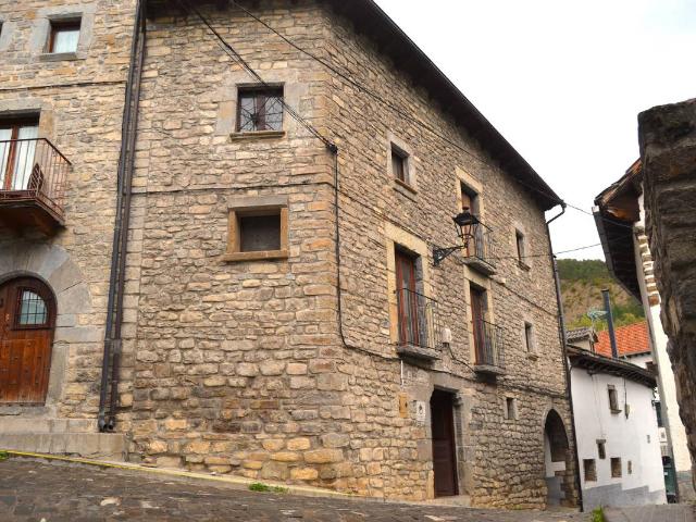 Casa chalet en Venta en Borau